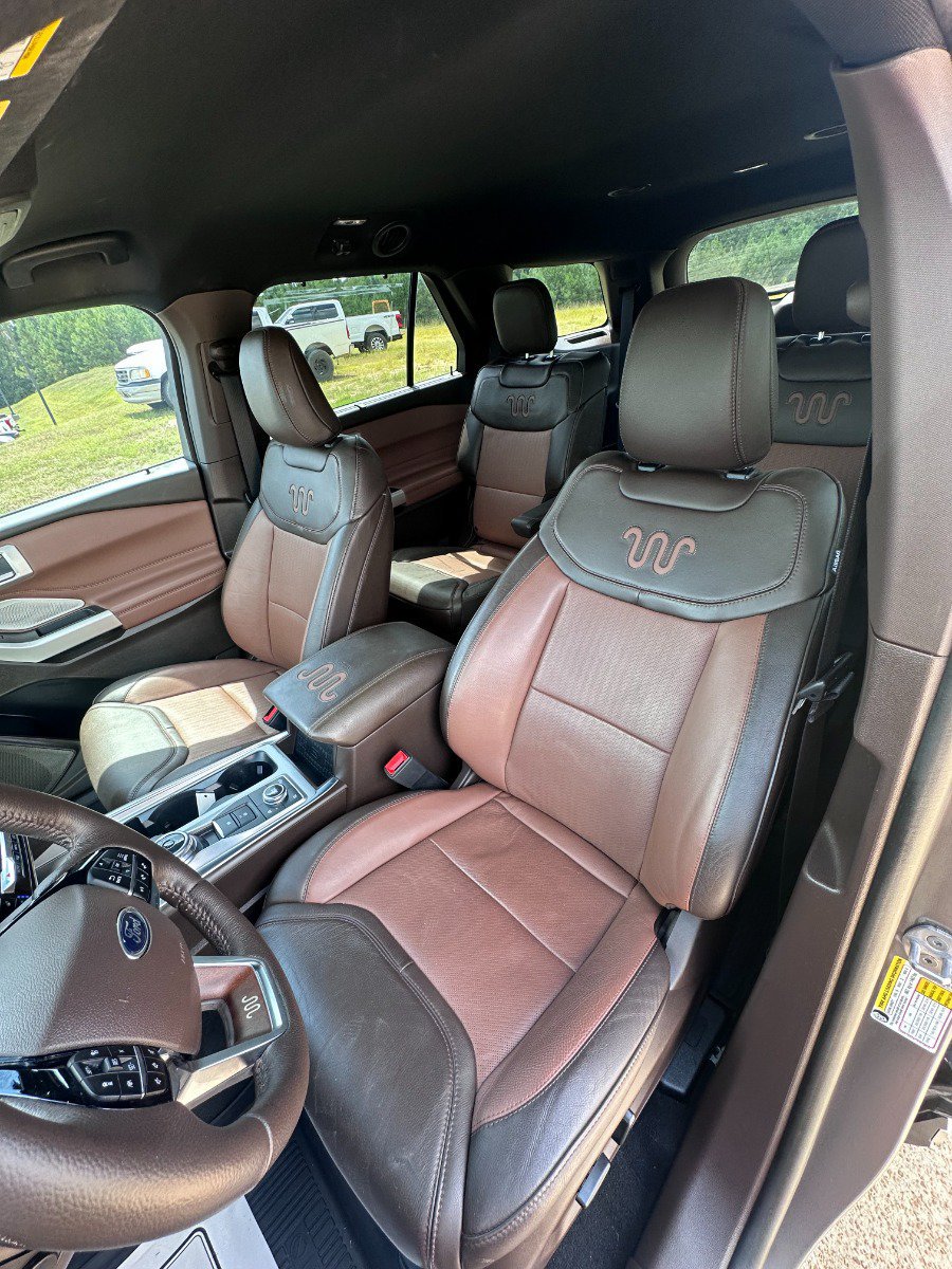 Used 2023 Ford Explorer King Ranch w/ Technology Package AWD/4WD image 8