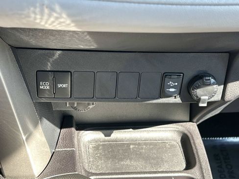 Used 2018 Toyota RAV4 Adventure AWD/4WD image 34