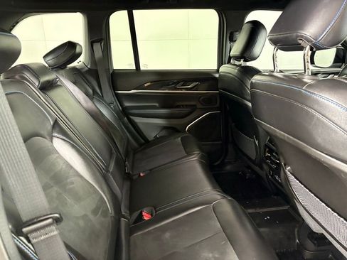 Used 2022 Jeep Grand Cherokee Trailhawk image 16