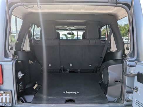 Used 2014 Jeep Wrangler Unlimited Sahara w/ Max Tow Package AWD/4WD image 28