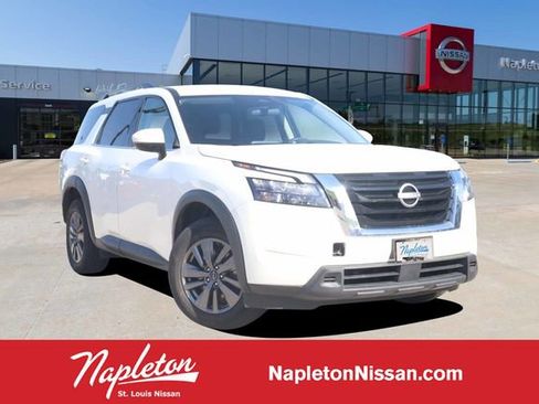 Used 2025 Nissan Pathfinder SV AWD/4WD image 1