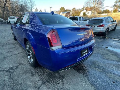 Used 2018 Chrysler 300 Touring w/ Sport Appearance Package image 6