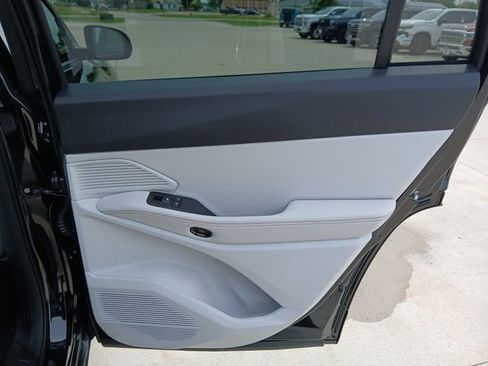 New 2026 Jeep Cherokee Limited AWD/4WD image 18