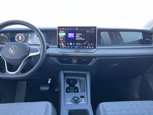 Certified 2025 Volkswagen Tiguan S image 27