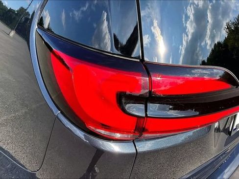 Used 2021 Chrysler Pacifica Touring-L w/ Uconnect Theater Family Group FWD image 22