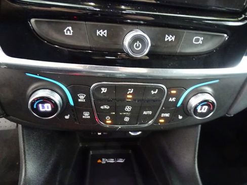Used 2023 Chevrolet Traverse LT AWD/4WD image 13