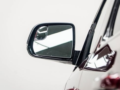 Used 2024 Jeep Wagoneer L Series II w/ Flexible Seating Group image 15