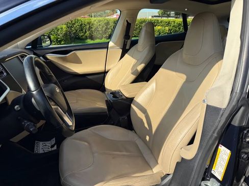 Used 2013 Tesla Model S image 9