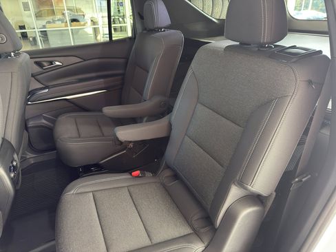 New 2026 Chevrolet Traverse LT image 17