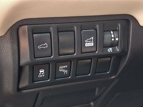 Used 2019 Subaru Ascent Touring AWD/4WD image 28