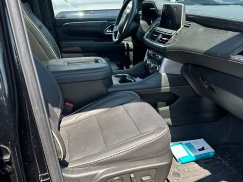 Used 2023 GMC Yukon SLT w/ SLT Premium Package AWD/4WD image 8