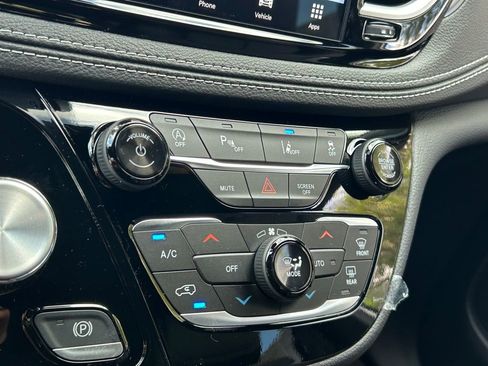 New 2026 Chrysler Pacifica Select image 49