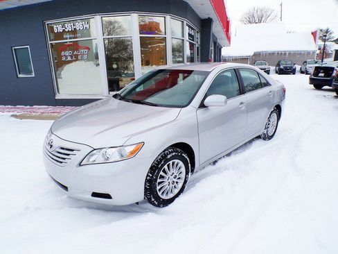 Used 2008 Toyota Camry LE image 1