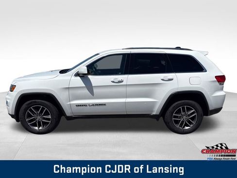 Used 2018 Jeep Grand Cherokee Laredo AWD/4WD image 4