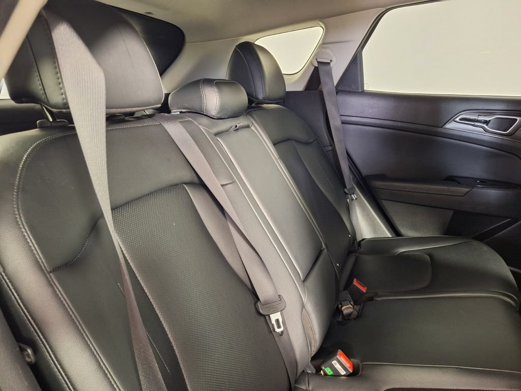 Used 2025 Kia Sportage EX FWD image 29