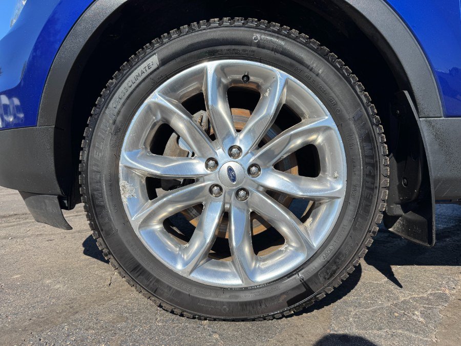 Used 2015 Ford Explorer XLT w/ Equipment Group 202B AWD/4WD image 11
