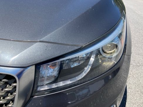 Used 2018 Kia Sedona SX Limited FWD image 25