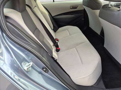 Used 2022 Toyota Corolla LE FWD image 17