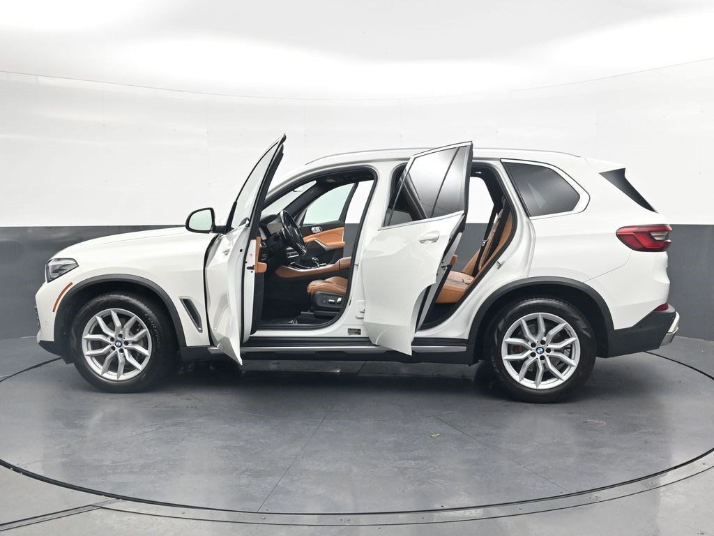 Used 2019 BMW X5 xDrive40i w/ Convenience Package AWD/4WD image 35