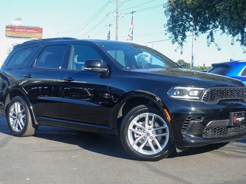 Used 2024 Dodge Durango GT image 2