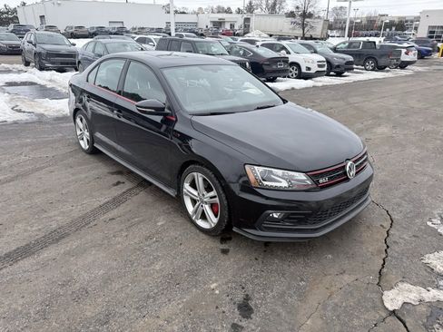 Used 2016 Volkswagen Jetta GLI SEL image 4