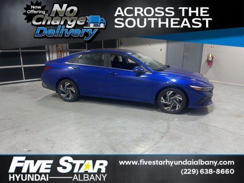 New 2025 Hyundai Elantra Limited FWD image 1