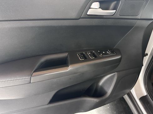 Used 2021 Kia Sportage LX image 39