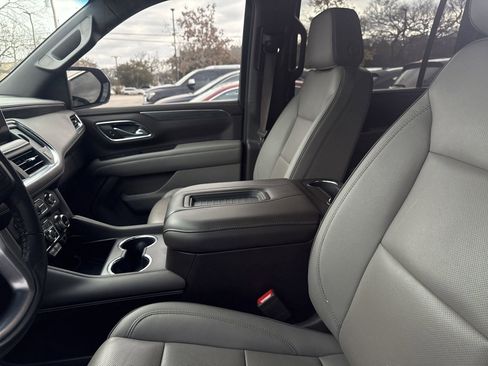 Used 2023 GMC Yukon XL SLT w/ SLT Premium Package image 8