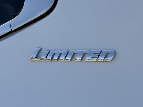 Used 2023 Toyota Tundra Limited image 9