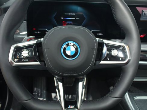 Used 2025 BMW i7 xDrive60 AWD/4WD image 15