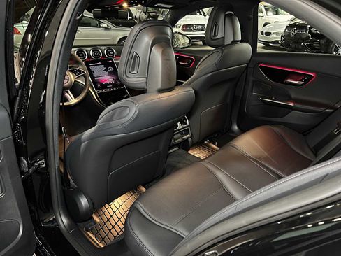 Used 2025 Mercedes-Benz C 300 4MATIC Sedan image 19