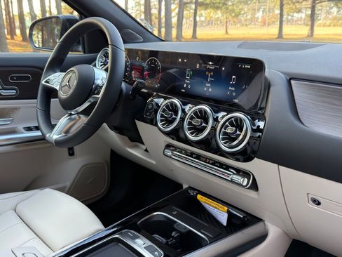 New 2026 Mercedes-Benz GLA 250 GLA 250 image 21
