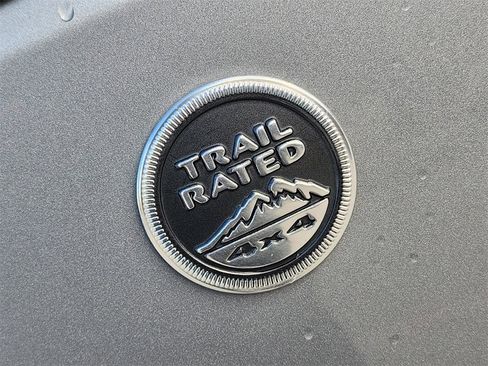 Used 2016 Jeep Wrangler Unlimited Sahara image 9