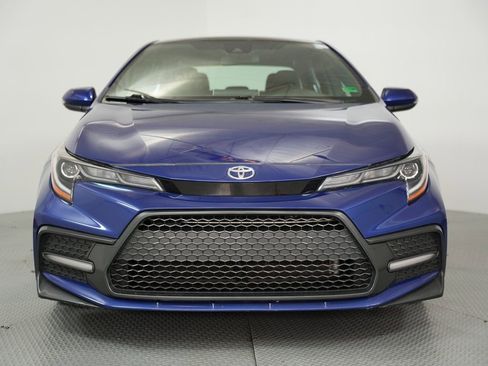 Used 2021 Toyota Corolla SE FWD image 2
