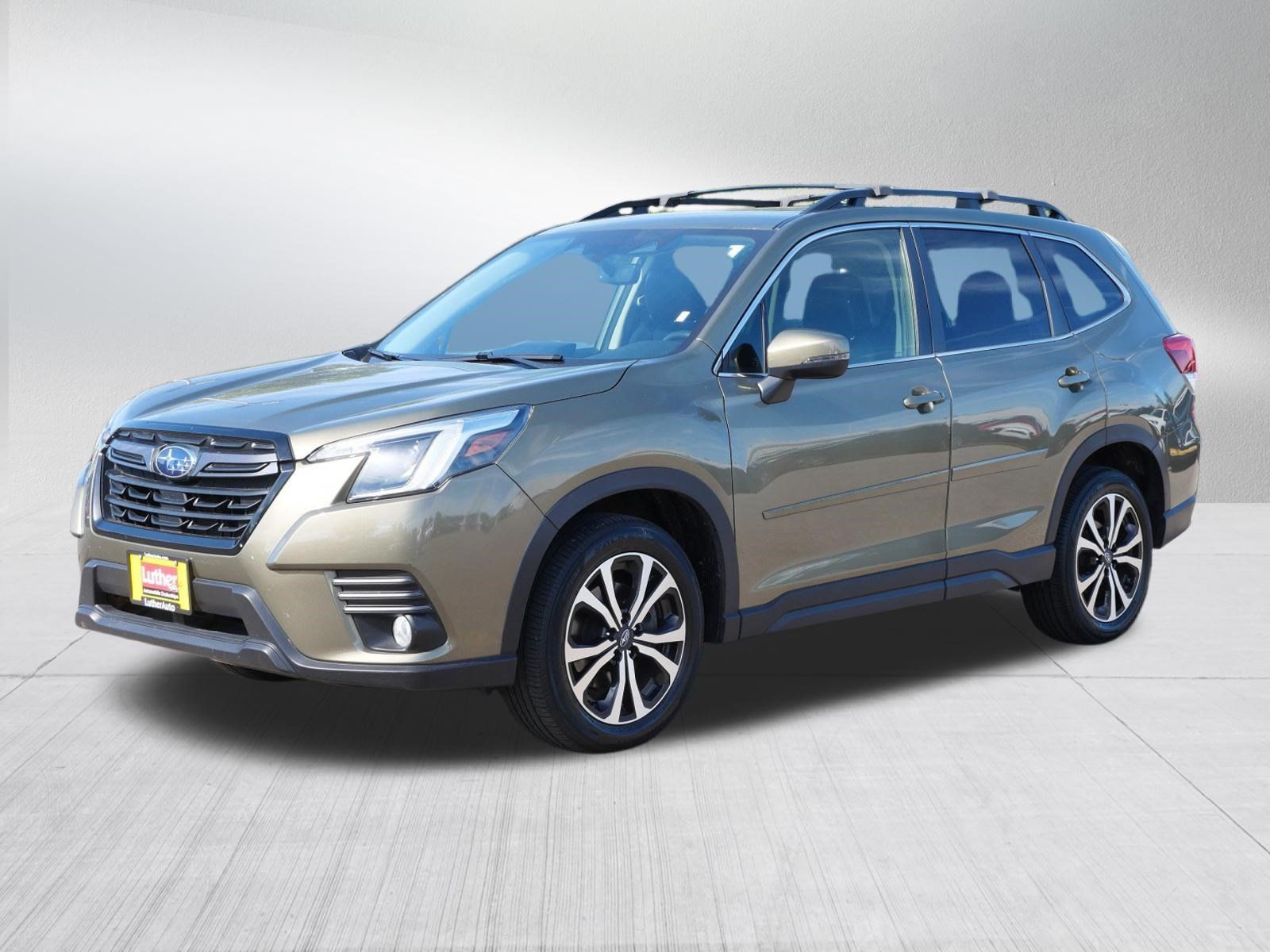 Used 2023 Subaru Forester Limited AWD/4WD image 3