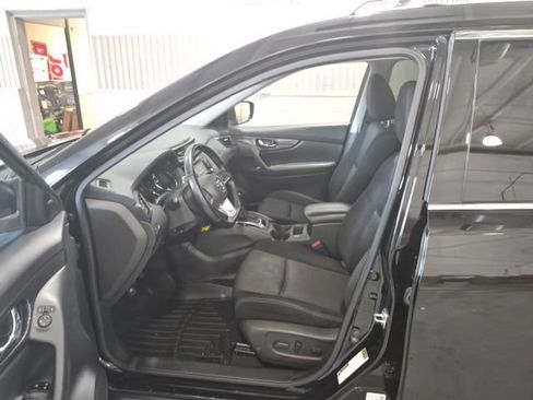 Used 2020 Nissan Rogue SV AWD/4WD image 9