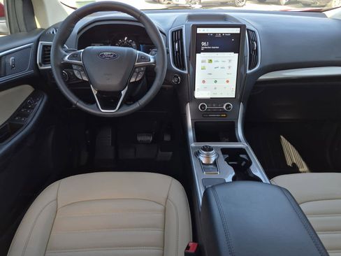 Used 2024 Ford Edge SEL w/ Convenience Package image 16