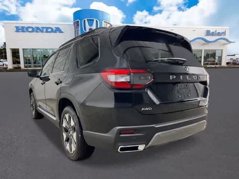 Used 2026 Honda Pilot Touring image 3