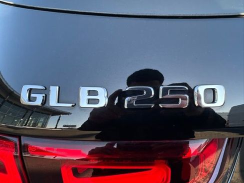 Certified 2022 Mercedes-Benz GLB 250 4MATIC image 9