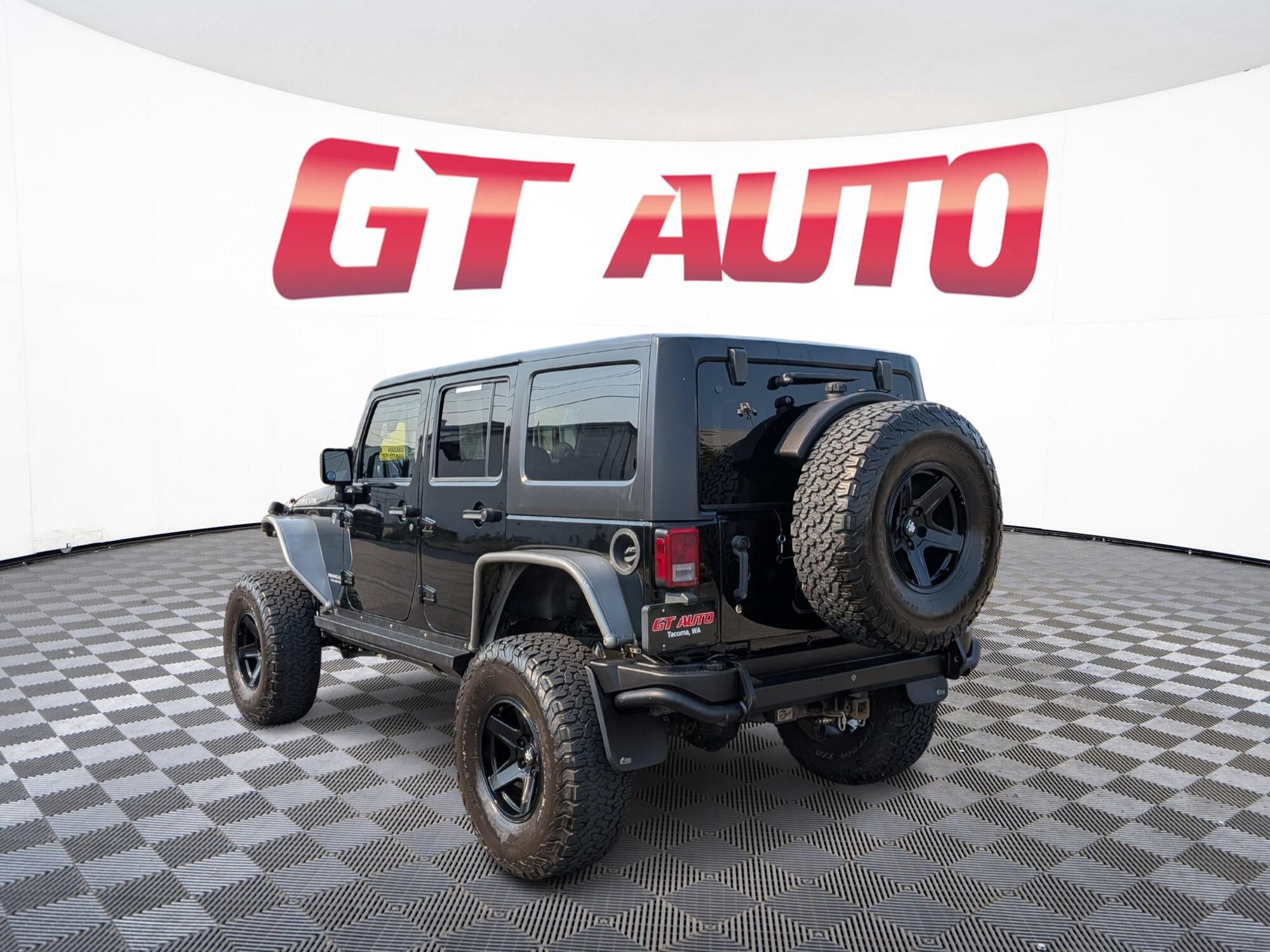 Used 2013 Jeep Wrangler Unlimited Rubicon w/ Connectivity Group AWD/4WD image 3