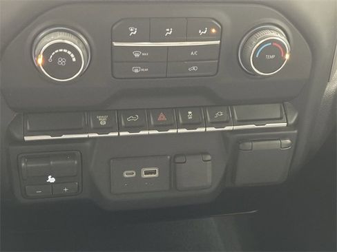 Certified 2022 Chevrolet Silverado 2500 Custom w/ Custom Value Package image 16