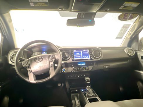 Used 2023 Toyota Tacoma TRD Off-Road image 29