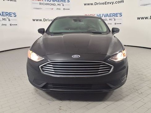 Used 2020 Ford Fusion SE image 2