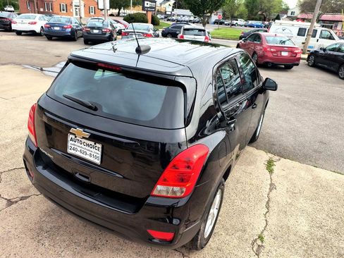 Used 2020 Chevrolet Trax LS image 33