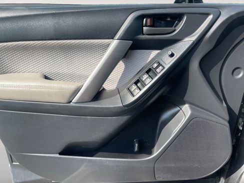 Used 2017 Subaru Forester 2.5i Premium image 33