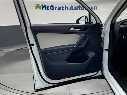 Used 2020 Volkswagen Tiguan SE w/ Panoramic Sunroof Package AWD/4WD image 23