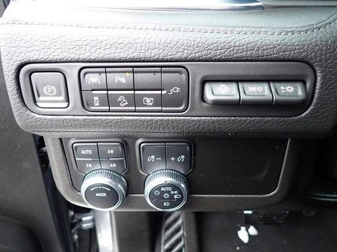 Used 2022 GMC Yukon Denali image 26