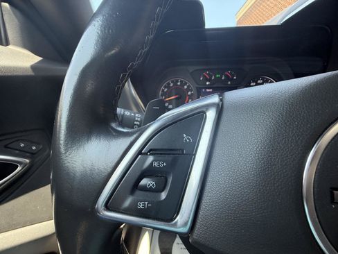 Used 2023 Chevrolet Camaro LT RWD image 10