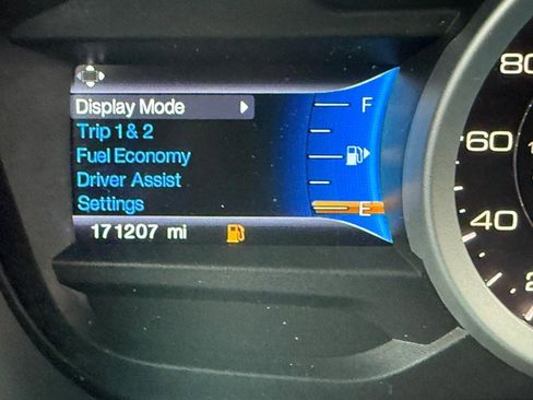 Used 2015 Ford Explorer XLT w/ Equipment Group 202A image 21