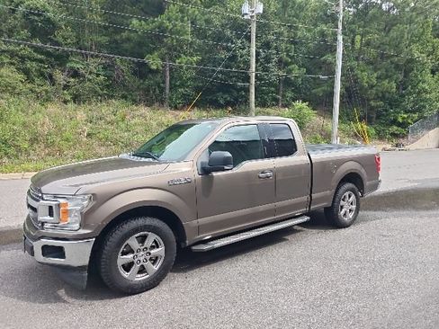 Used 2018 Ford F150 XLT w/ Equipment Group 301A Mid RWD image 7